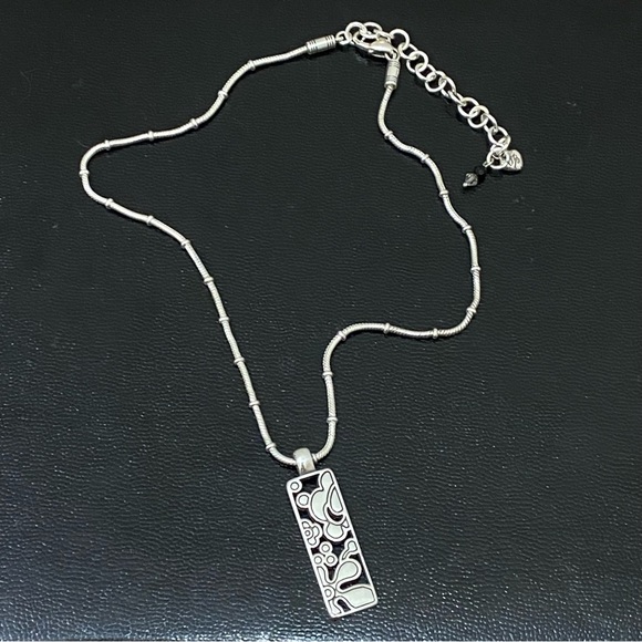 Retired BRIGHTON “Spring Hill” Black/Cream Enameled Flowers Pendant Necklace - Picture 6 of 15